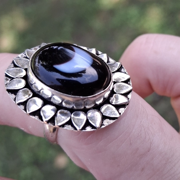 ***$15 Sale*** New Crescent Moon Shaped Agate 925 Silver Ring. - Picture 12 of 13
